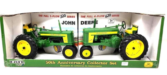 ERTL JOHN DEERE 520 AND 620 SET NIB