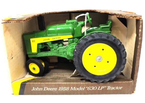 ERTL JOHN DEERE 1958 MODEL "630 LP" TRACTOR NIB