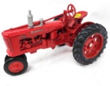 ERTL FARMALL H TRACTOR NARROW FRONT