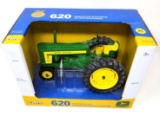 ERTL JOHN DEERE 620 TRACTOR NIB