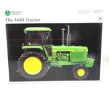 ERTL PRECISION CLASSICS JOHN DEERE 4440 TRACTOR NIB