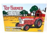 1999 ERTL TOY FARMER INTERNATIONAL 660 TRACTOR NIB