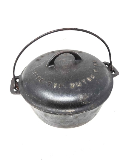 Griswold No.8 Tite Top Dutch Oven W/Full Writing Lid