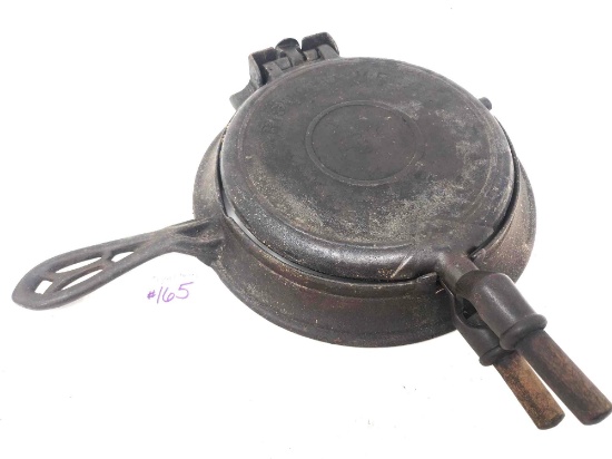 Griswold No.8 Waffle Iron "Button Hinge"