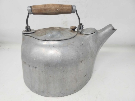 Griswold 5QT Colonial Design "Safety Fill" Tea Kettle