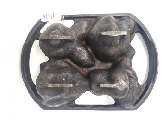 Lodge Disney 4PP2 Winnie The Pooh Mold Pan