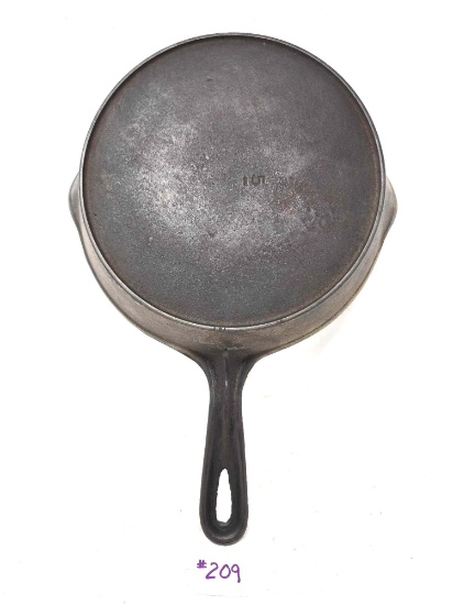 No.5 Unmarked Vollrath Cast Iron Skillet W/Heatring