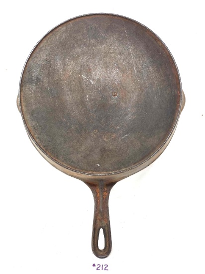 No.9 Unmarked Vollrath Cast Iron Skillet W/Heatring