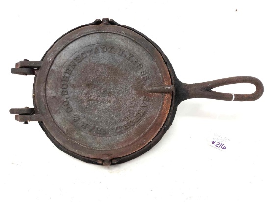 Sanford Near & Co. Waffle Iron W/Handled Base