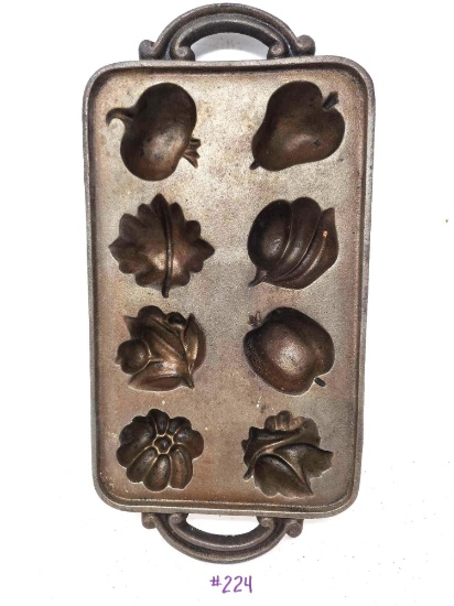 Unmarked Harvest Muffin Pan 8-Spot