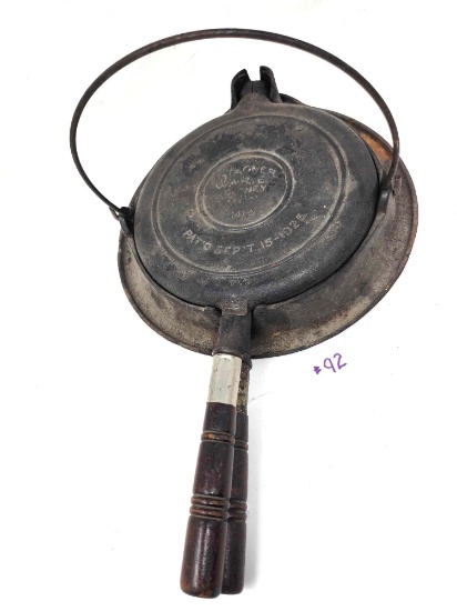 No. 8 Wagner Ware Waffle Iron w/Low Base
