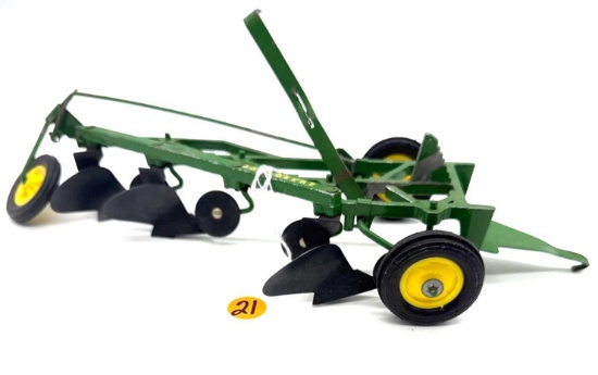 Ertl Plow - Missing 1 Blade