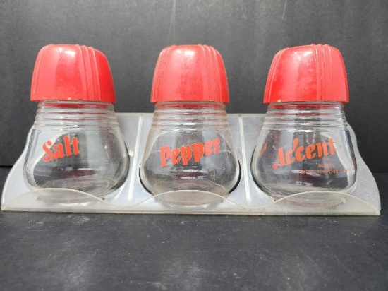 Accent 4 Pc (3 Shakers Plus Holder) Shaker Set