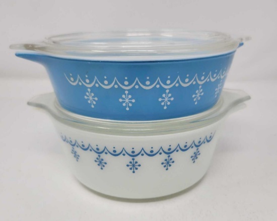 2 Pyrex Snowflake Garland Casseroles 471 472 w/lids