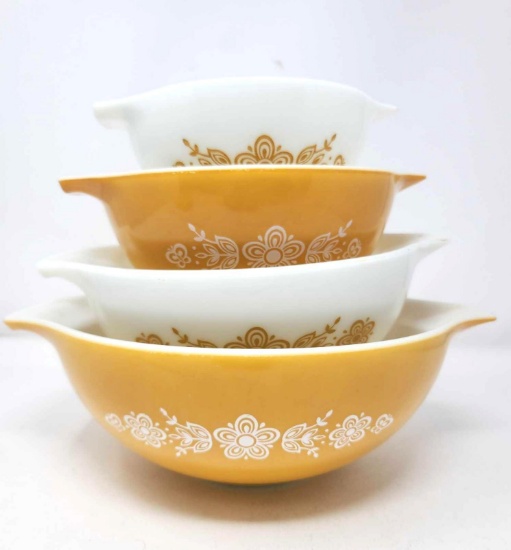 PYREX 4 pc Set Butterfly Gold Cinderella Bowls 441-444