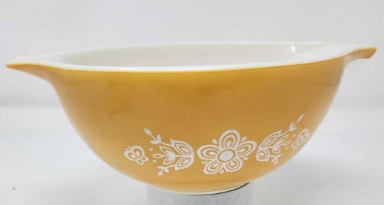 Pyrex Butterfly Gold 442 Cinderella Bowl