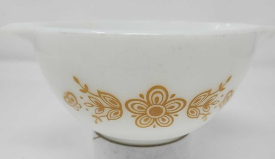 PYREX Butterfly Gold 441 Cinderella Bowl
