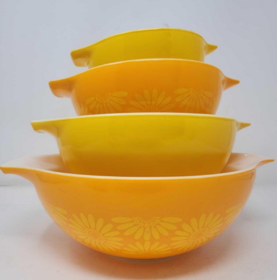 4 Pc Set PYREX Sunflower Daisy Cinderella Bowls