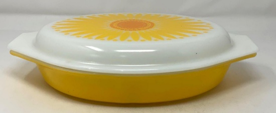 Pyrex Daisy 063 Oval Divided Serving Dish w/ Lid