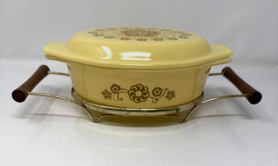 Pyrex Kim Chee Oval Casserole w/ Trivet and Lid