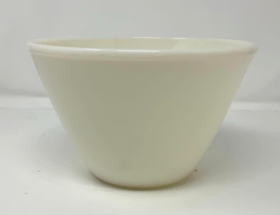 Fire King Ivory 7 5/8 2 qt. Splash Proof Mixing Bowl