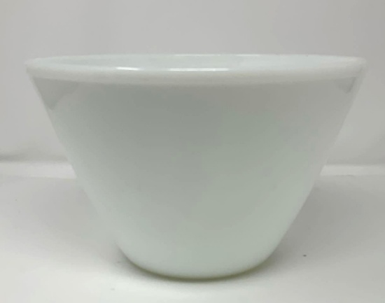 Fire King White 9 1/2 4 qt. Splash Proof Mixing Bowl