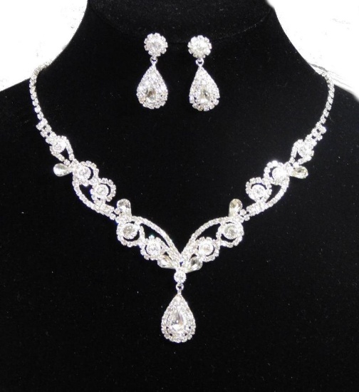 Clear Rhinestone Crystal Necklace And Teardrop Earrings Set