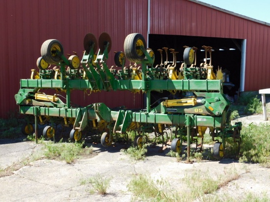 JD 85 CULTIVATOR