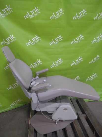 Midmark Knight 152647-01 Dental Exam Chair - 43674