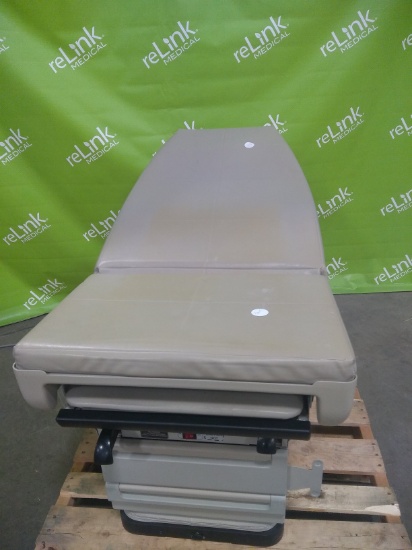 Midmark 405 Hi-Low Power Exam table - 46349