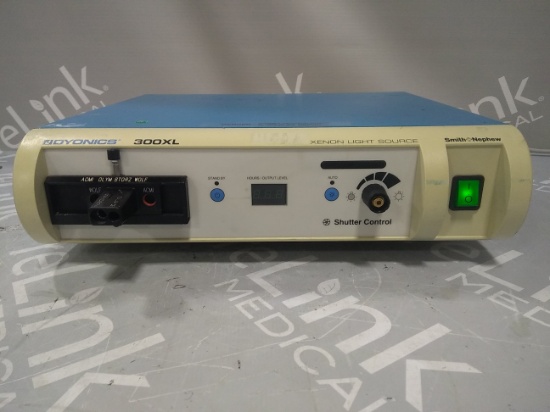 Smith & Nephew, Inc. Dyonics 300XL Xenon Light Source - 54832