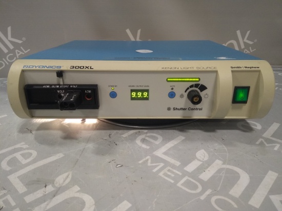 Smith & Nephew, Inc. Dyonics 300XL Xenon Light Source - 54850