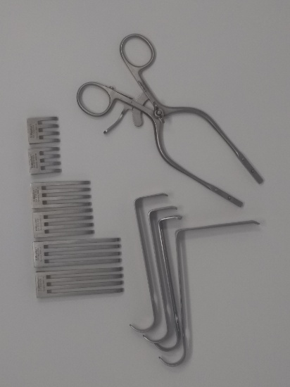 V. Mueller Henly Retractor Set - 89648