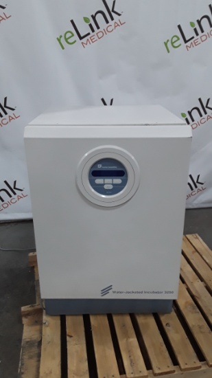 Forma Scientific 3250 CO2 Water Jacketed Incubator - 270703