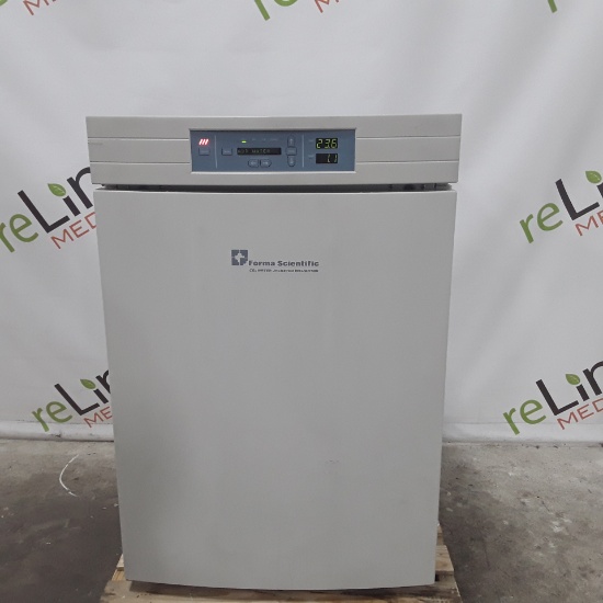 Forma Scientific 3110 CO2 Water Jacketed Incubator - 307775
