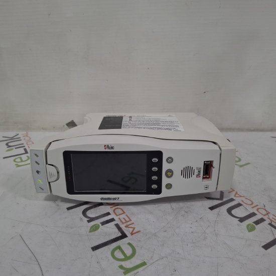 Masimo Radical 7 Pulse Oximeter w/ Base - 441186