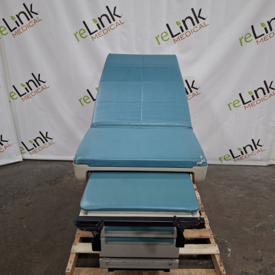 Midmark 404 Exam Table - 445648