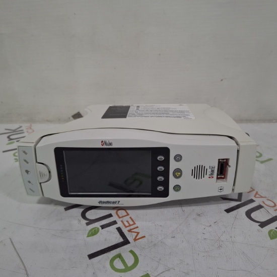 Masimo Radical 7 Pulse Oximeter w/ Base - 441148