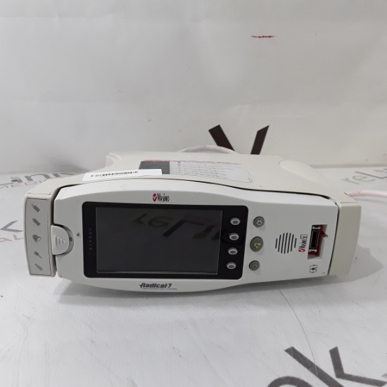 Masimo Radical 7 Pulse Oximeter w/ Base - 397787