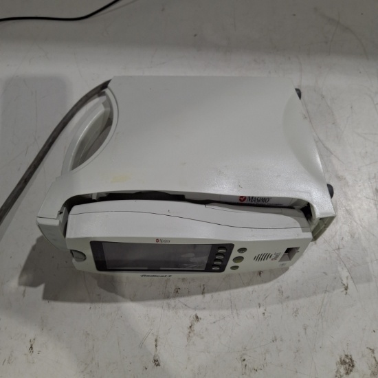 Masimo Radical 7 Pulse Oximeter w/ Base - 449133