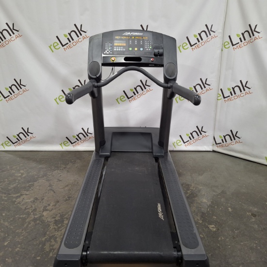 Life Fitness CLST Treadmill - 506887