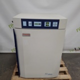 Thermo Scientific 3578 CO2 Water Jacketed Incubator - 470704