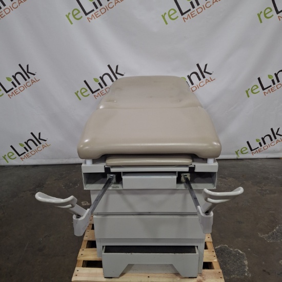 UMF Medical 5140 Exam Table - 664700