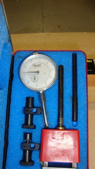 Central Gauge With Magnetic Base