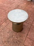 SMALL TABLE ROUND