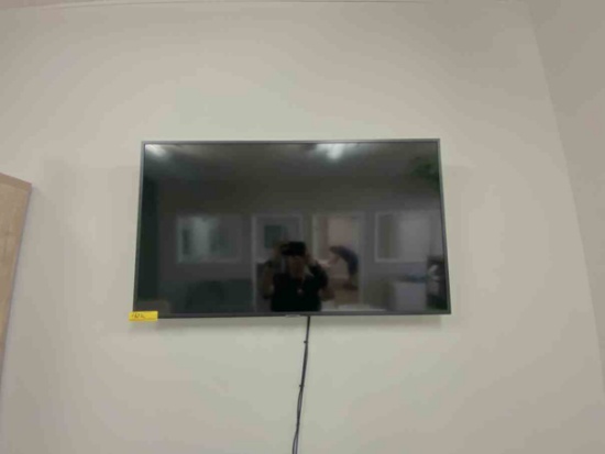 Samsung 44" TV