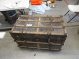 OLD STEAMER TRUNK. 