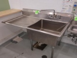 single compartment sink w/ R drainboard