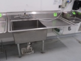 single compartment sink w/ R drainboard