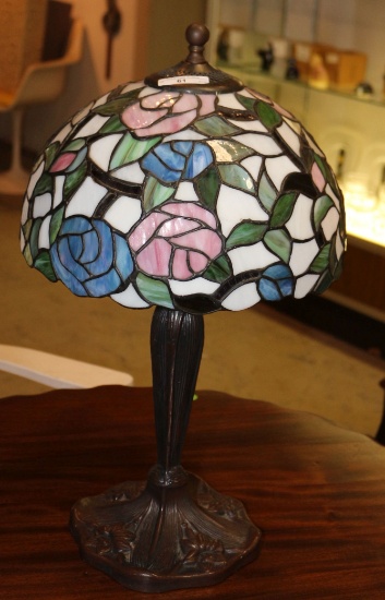 BRONZED NOUVEAU STYLE LAMP W/ LEADED ROSES